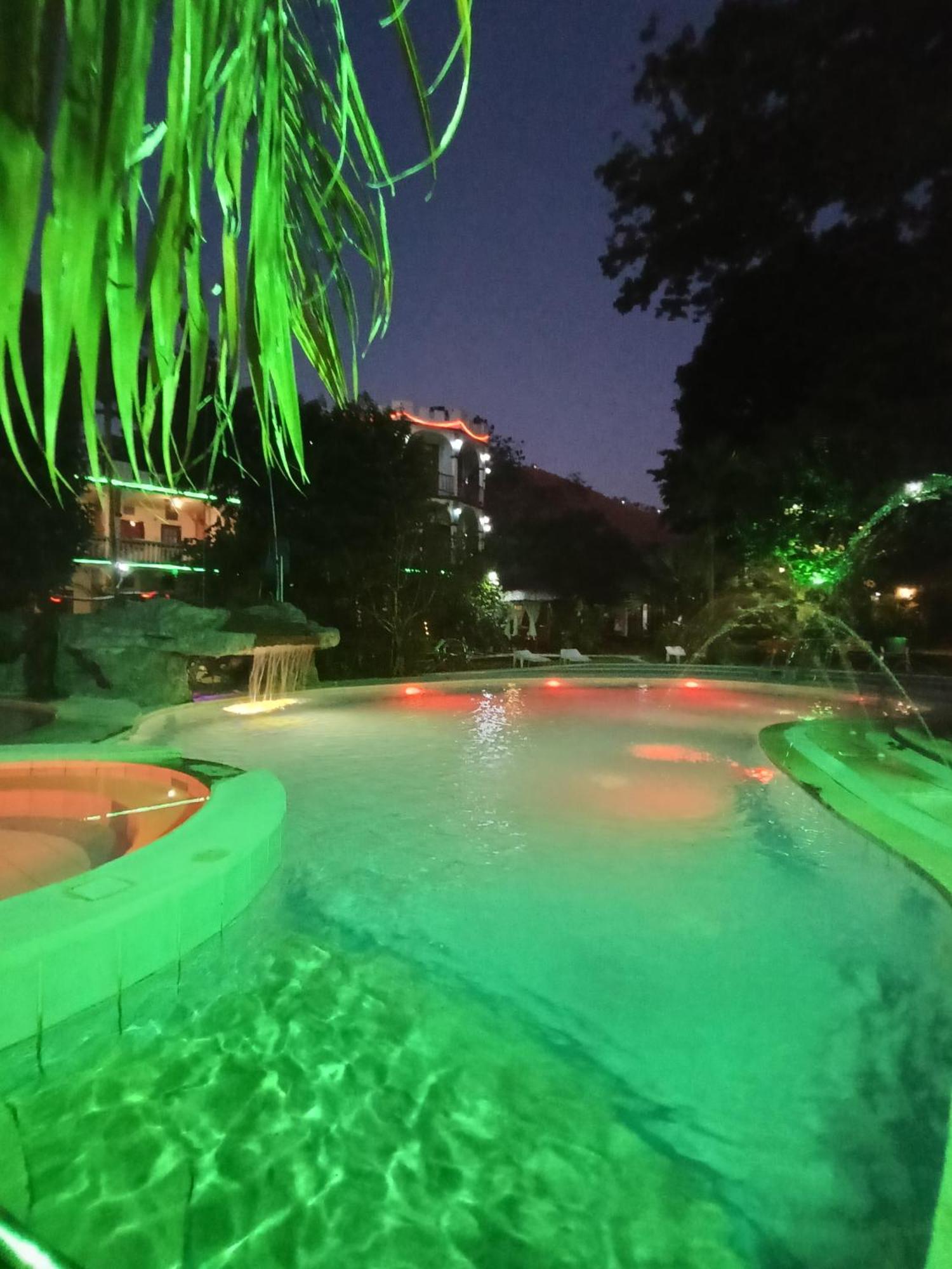 Kokosnuss Garden Resort Coron Buitenkant foto